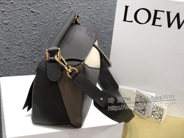 LOEWE包包 羅意威Puzzle中號卡其拼手提斜挎包 10171  tcl1067